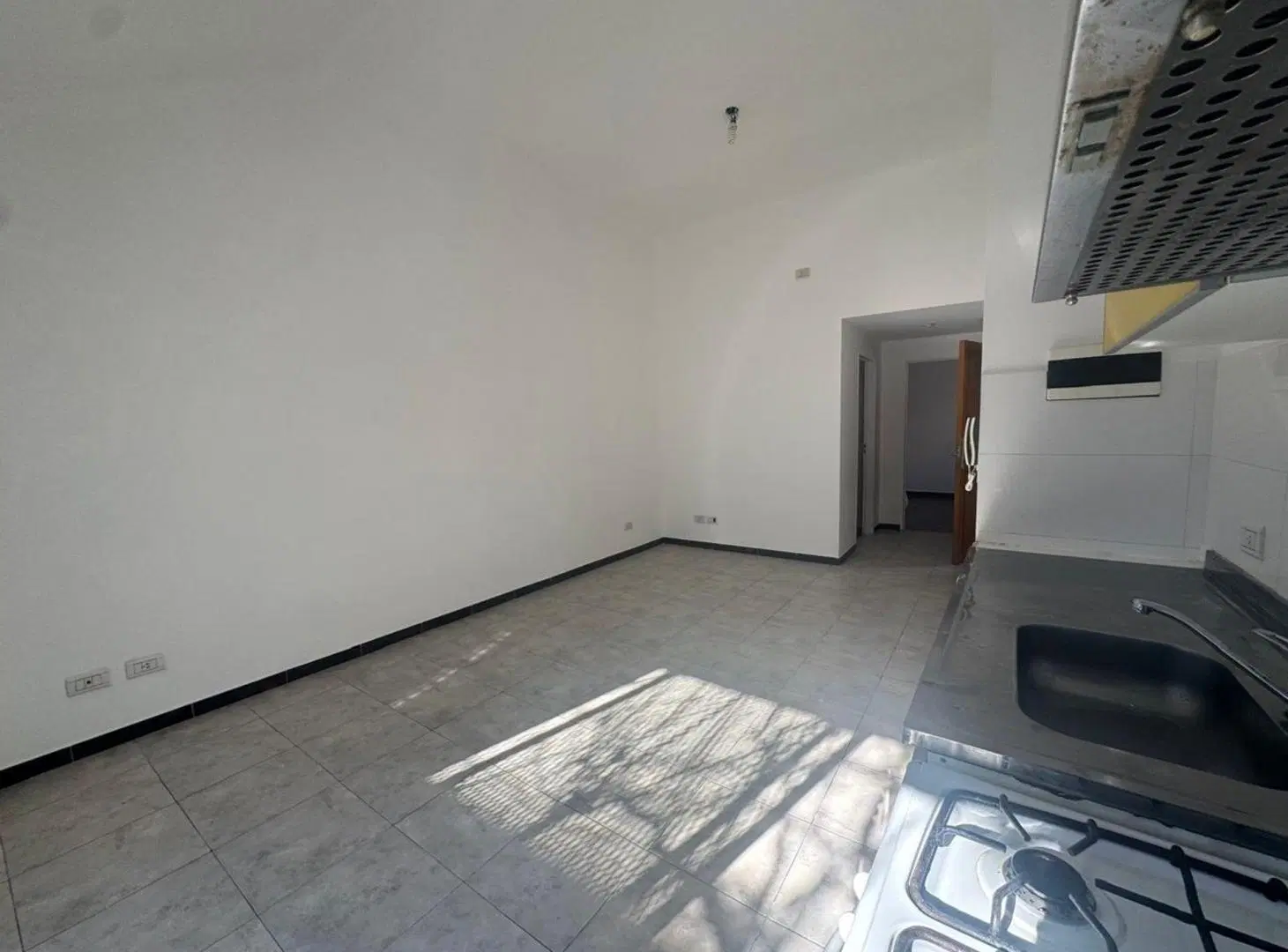 VENTA DEPTO 2 AMB EN VILLA GRAL MITRE CON BALCON 4