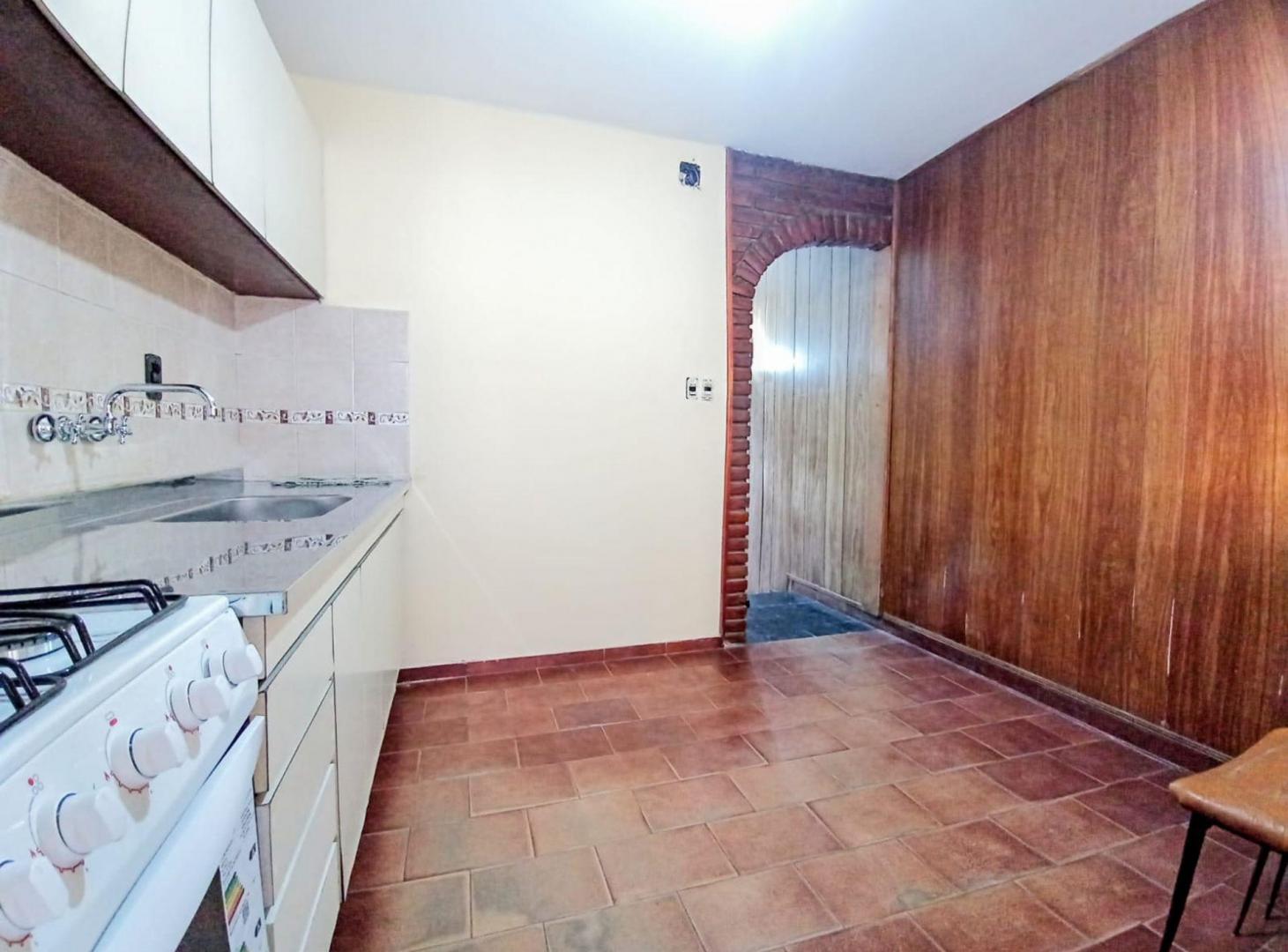 Foto de VENTA DEPARTAMENTO DUPLEX 3 AMB EN WILDE COCHERA, imagen 3