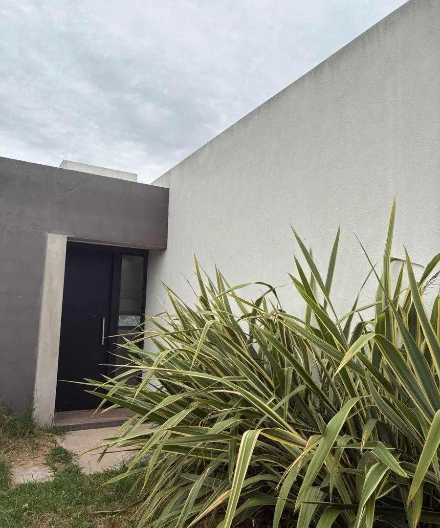 CASA EN VENTA A ESTRENAR LA FEDERALA, LOBOS 5