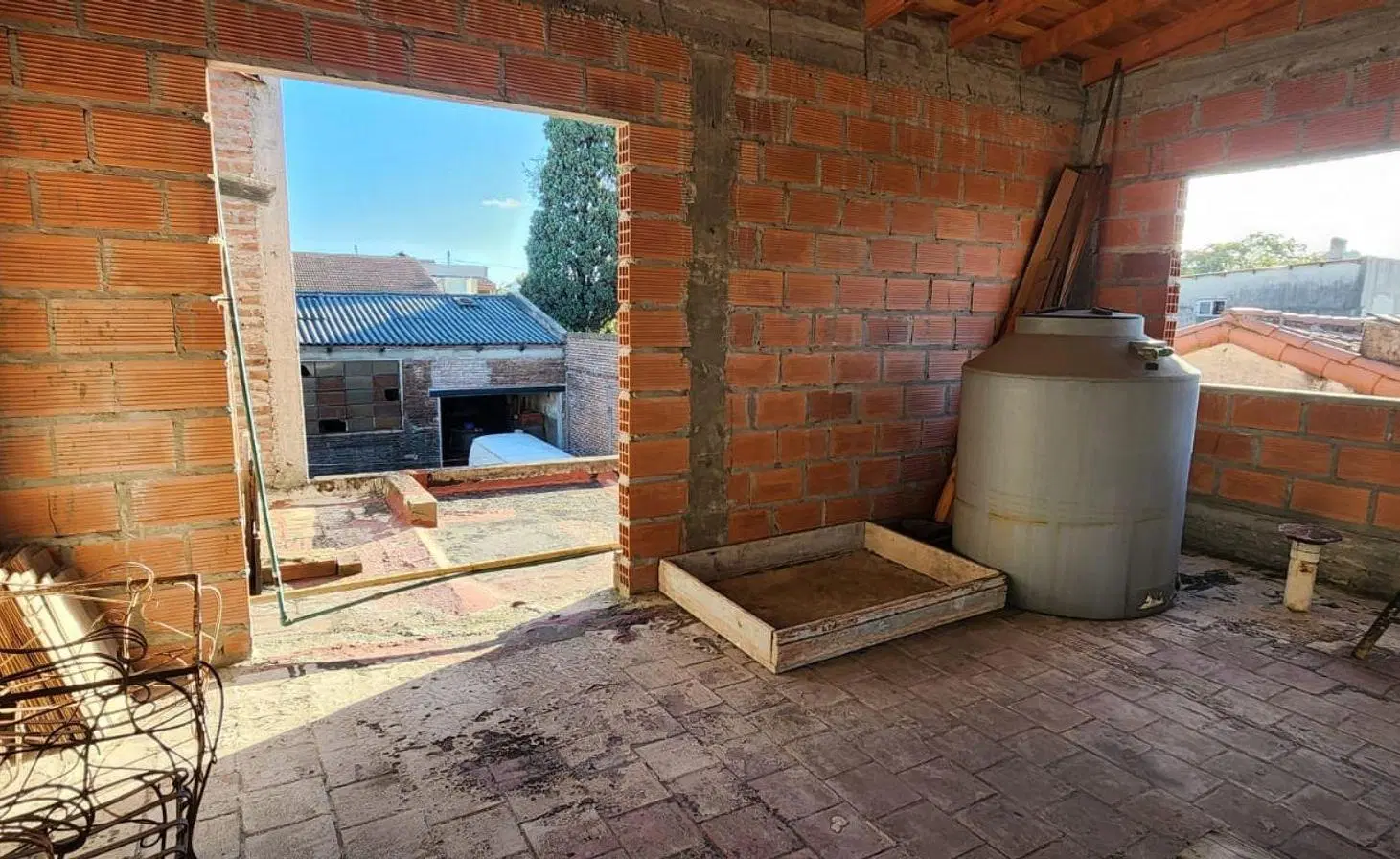 VENTA CASA 3 AMBIENTES EN LANÚS CON COCHERA 4