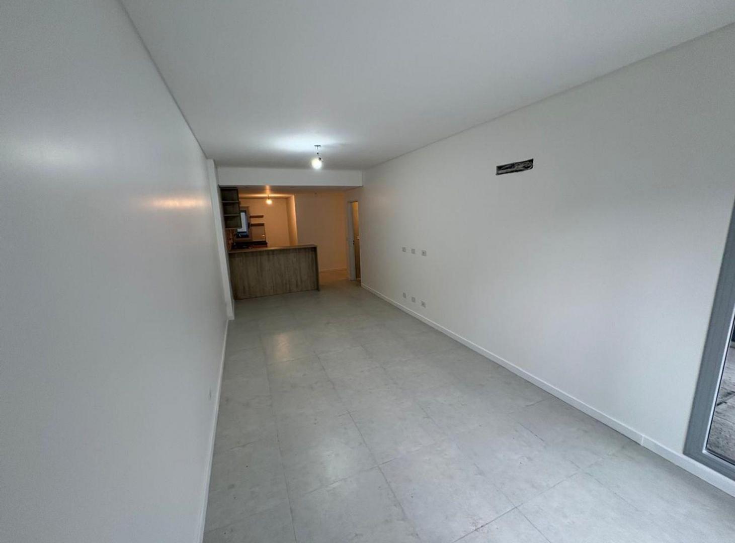 Foto de VENTA DEPARTAMENTO 3 AMB MATADEROS CON PARRILLA, imagen 3