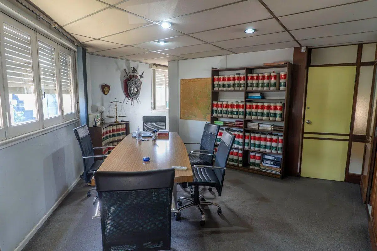 VENTA OFICINAS DPTOS FRENTE PLAZA SAN JUSTO 8