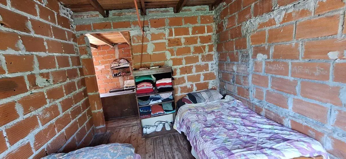 VENTA CASA  ALEJANDRO KORN  5 AMBIENTES A TERMINAR 3