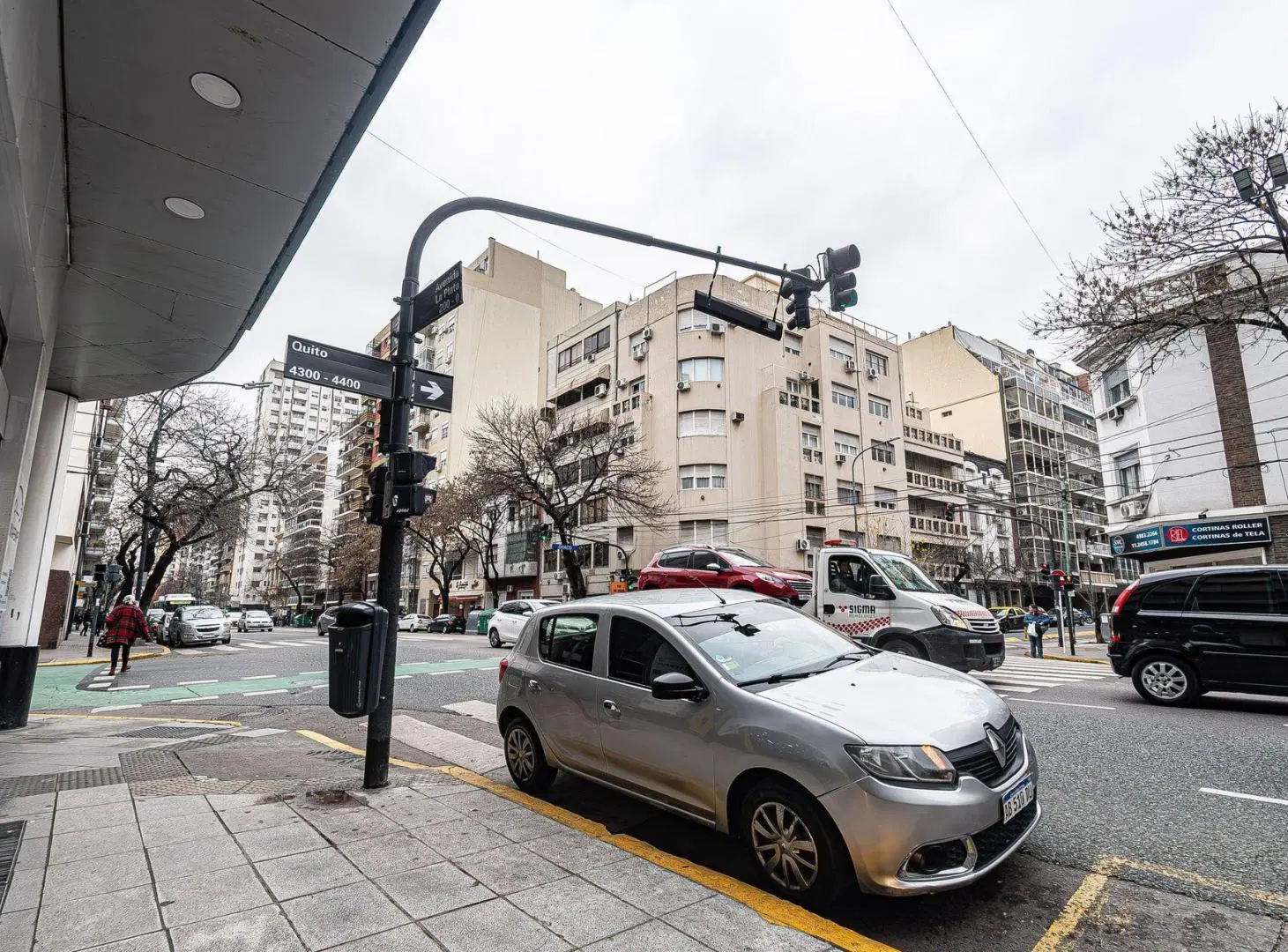 VENTA COCHERA ALMAGRO RAMPA ANCHA APTO CAMIONETAS 2