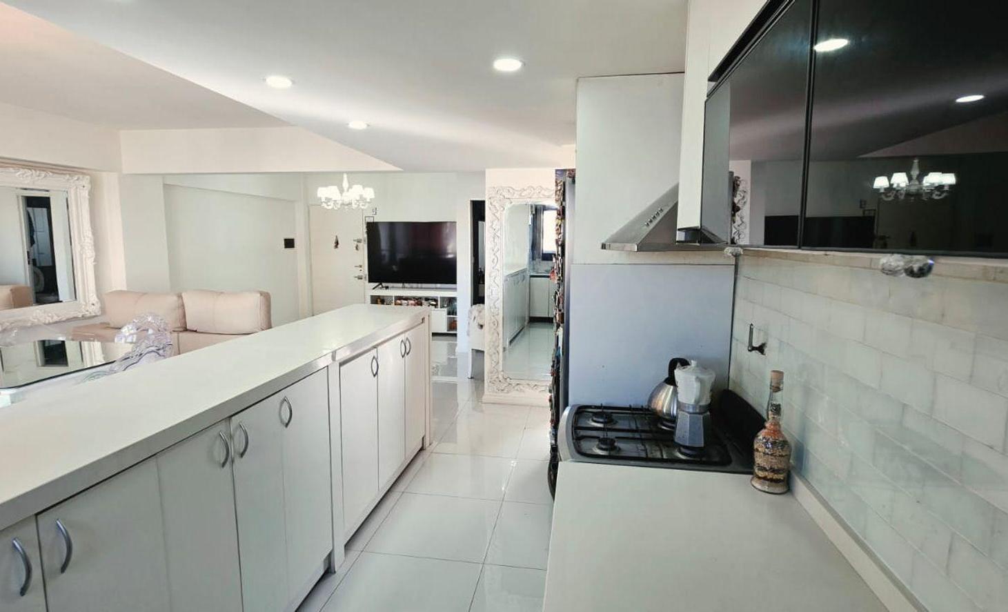 Foto de VENTA DTO 3 AMB EN LANÚS CON COCHERA Y BALCÓN, imagen 5