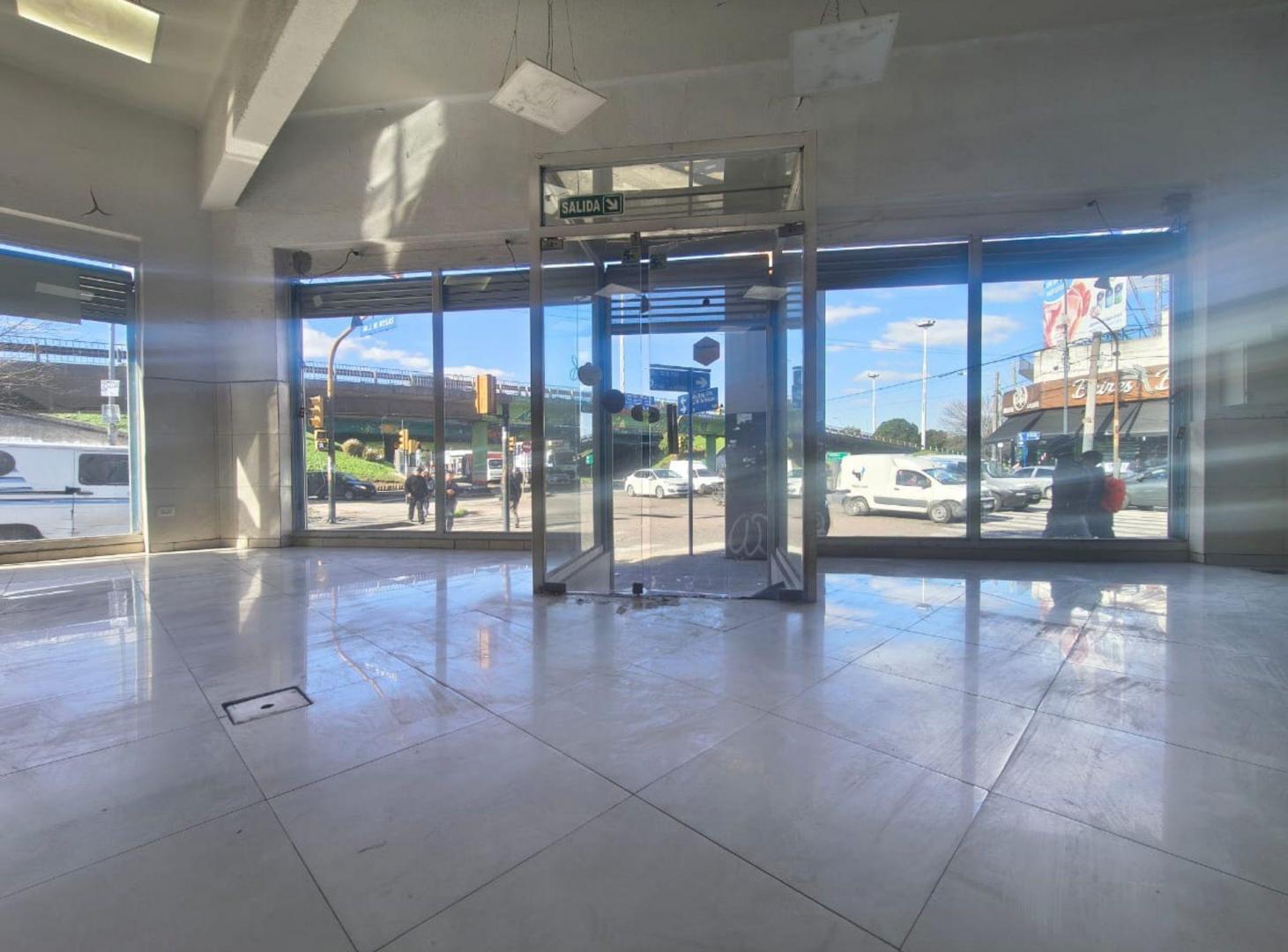 Foto de ALQUILER LOCAL EN LOMAS DEL MIRADOR ESQUINA, imagen 1