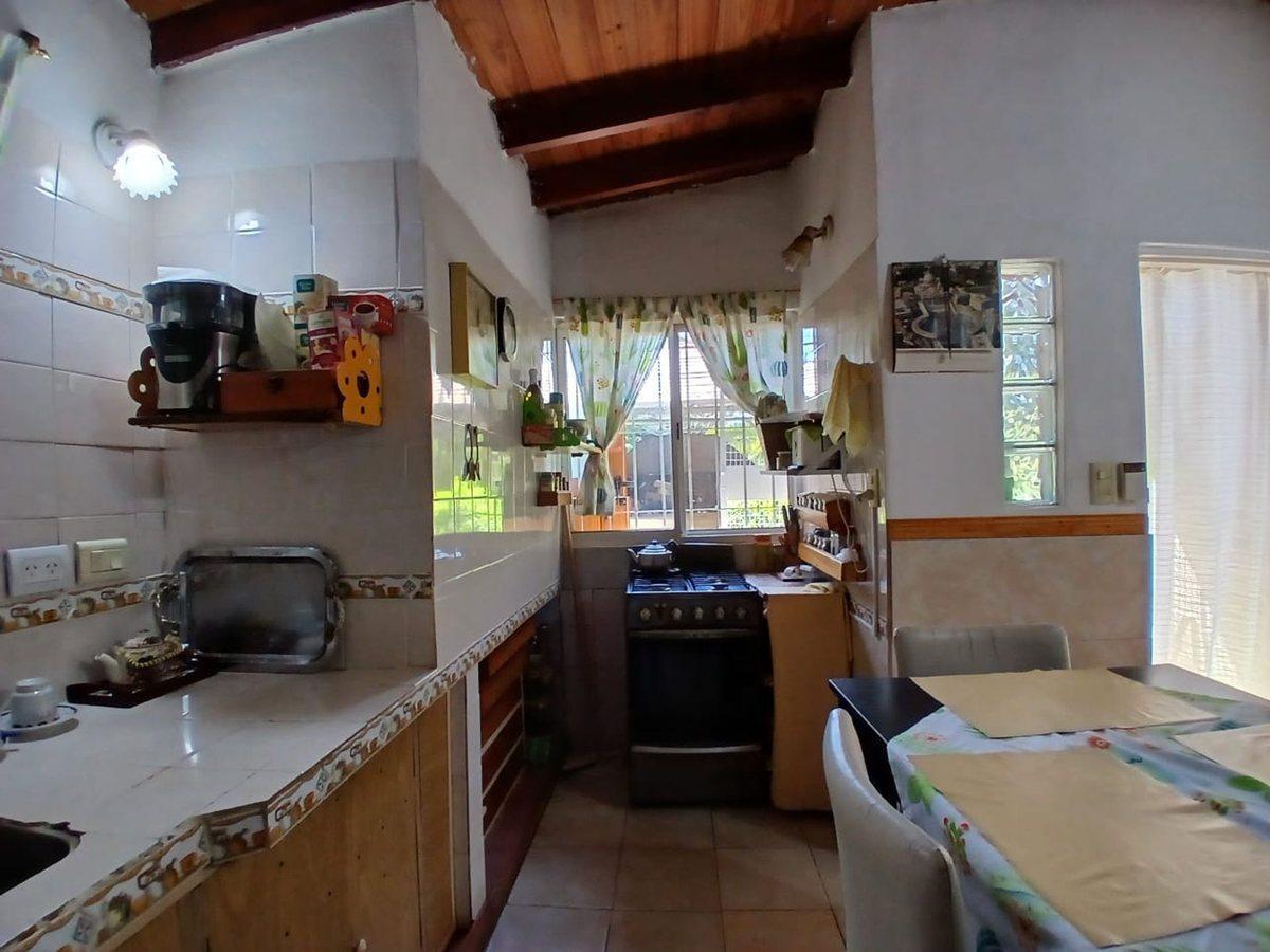 Foto de VENTA CASA QUINTA PARQUIZADA EN SAN VICENTE, imagen 4