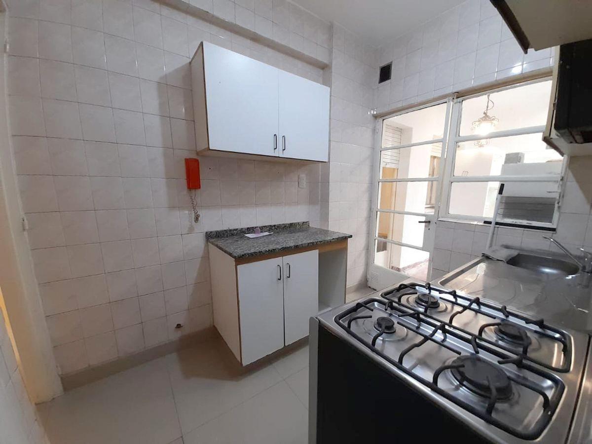 Foto de Venta Depto 4 ambientes patio y balcón Balvanera, imagen 1