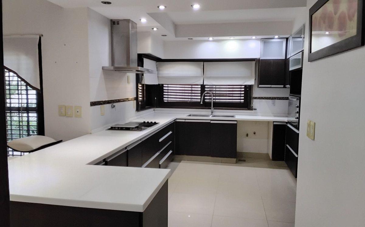 Foto de VENTA 6 AMB VILLA SARMIENTO PILETA JARDIN COCHERA, imagen 5