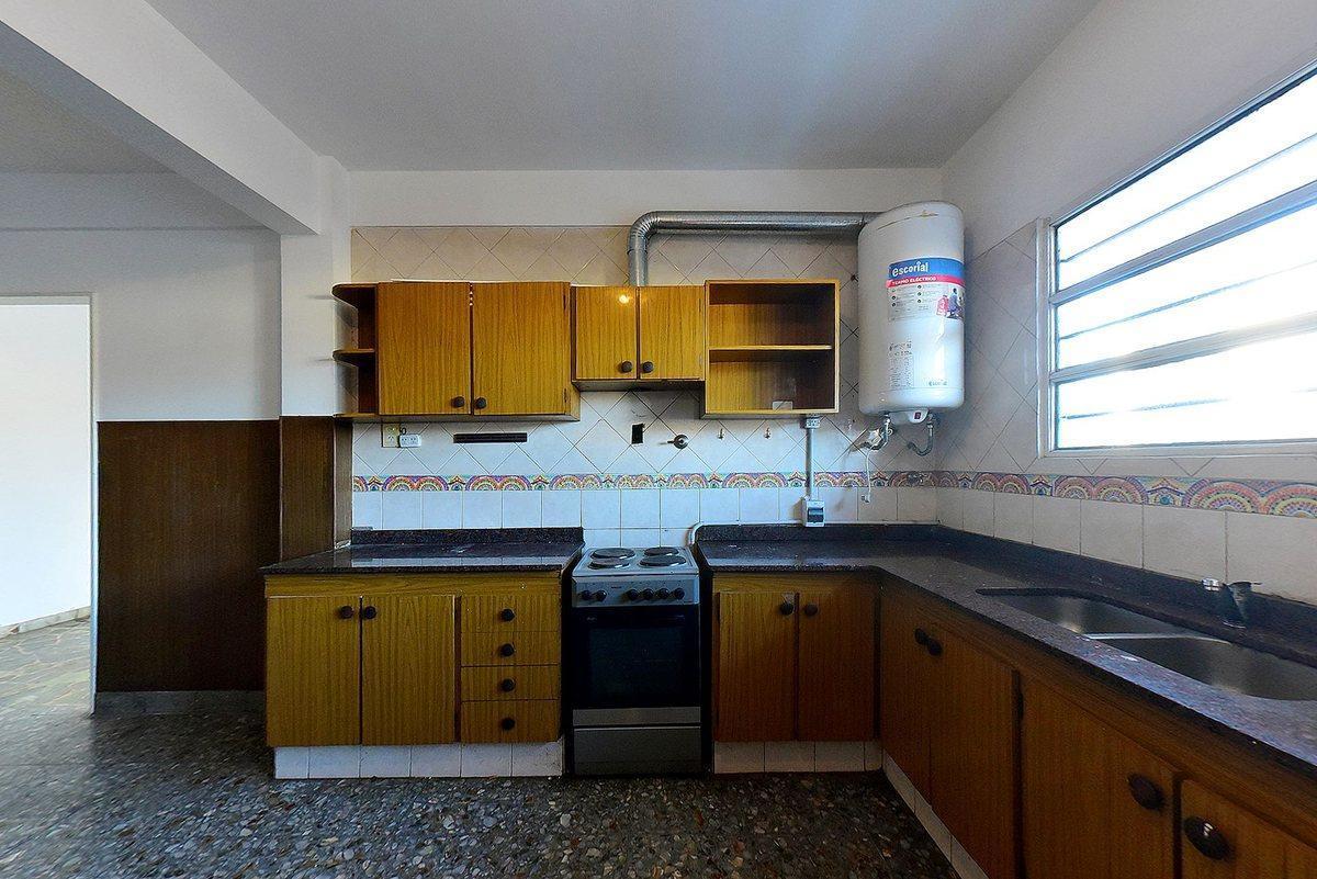 Foto de VENTA PH MULTIFAMILIAR CON TERRAZA EN MUNRO, imagen 4
