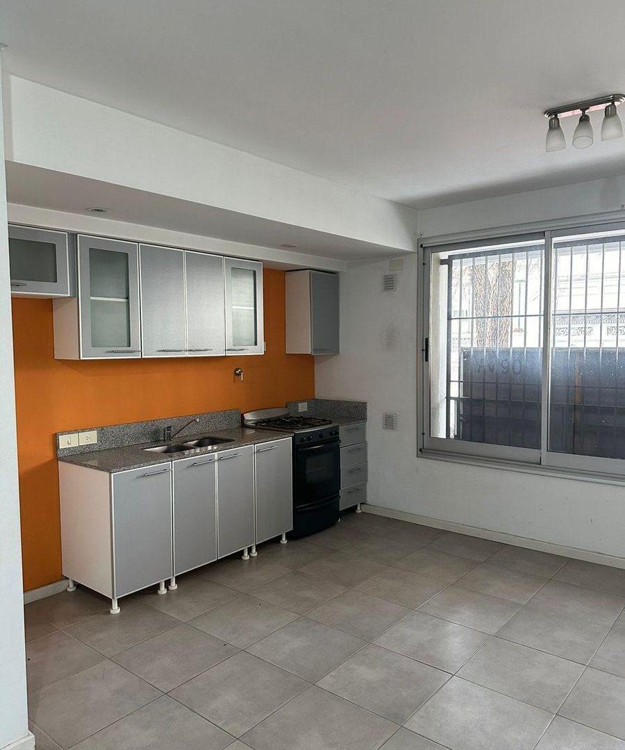 Foto de ALQUILER DEPTO 2 AMBIENTES EN COGHLAN CON BALCON, imagen 5