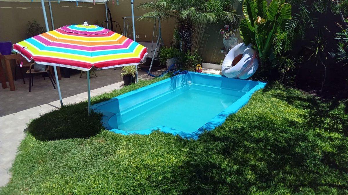 Foto de VENTA CASA EN PILAR CENTRO PARQUE Y PILETA, imagen 3