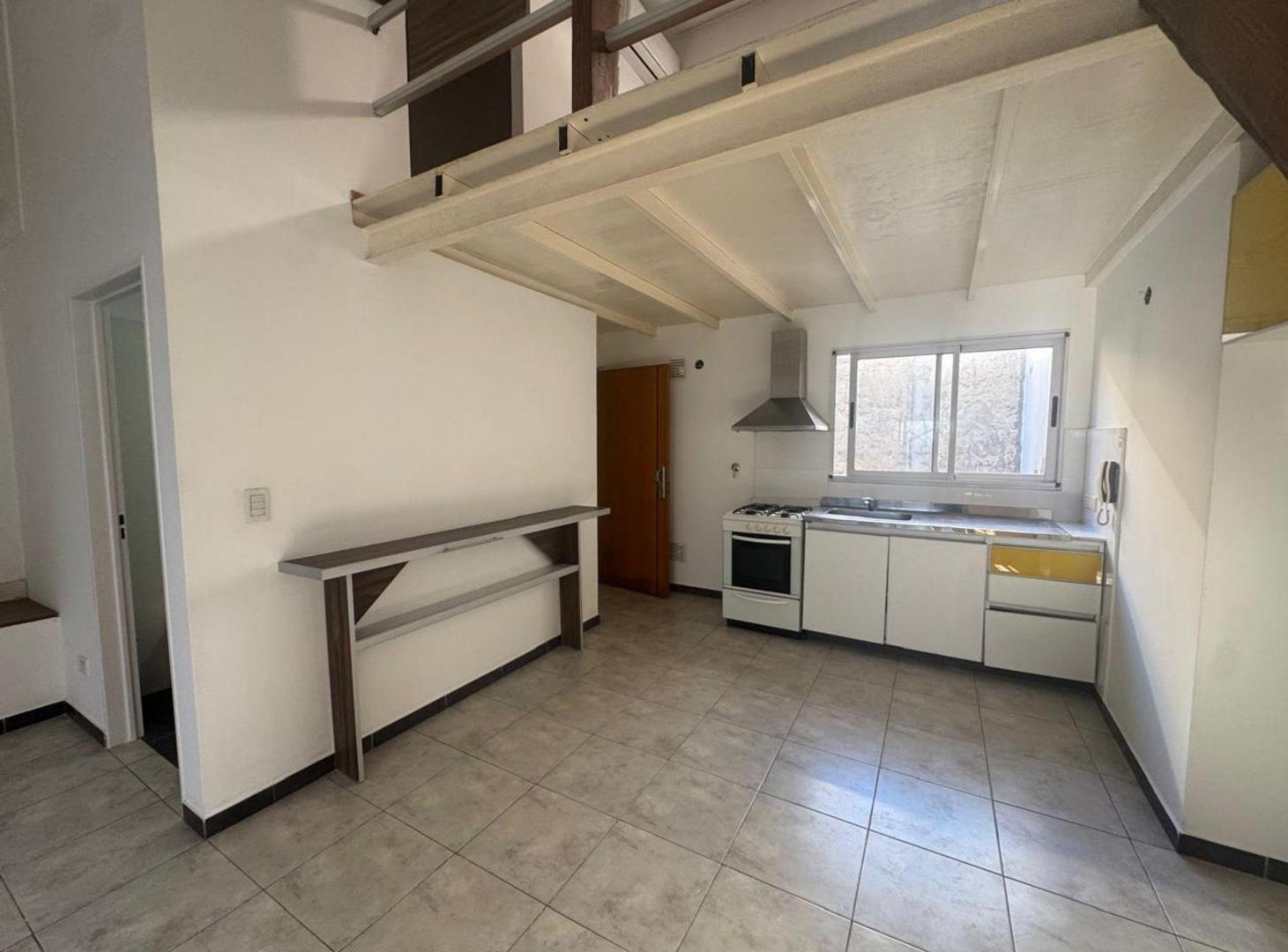 Foto de VENTA DEPTO 2 AMB EN VILLA GRAL MITRE CON BALCON, imagen 4