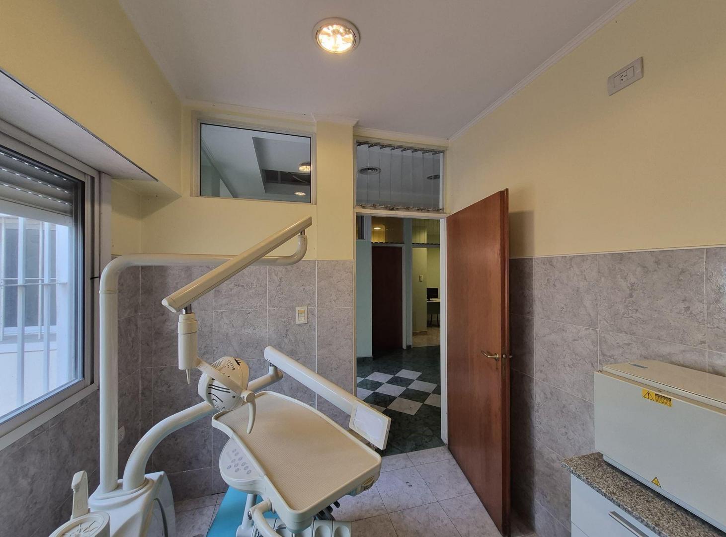 Foto de VENTA CONSULTORIOS EN LANUS IDEAL INVERSIÓN, imagen 1