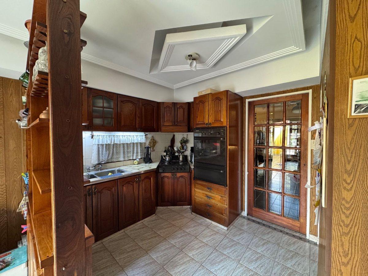 Foto de LUZURIAGA, CASA MULTIFAMILIAR EN VENTA 8 AMBIENTES, imagen 1