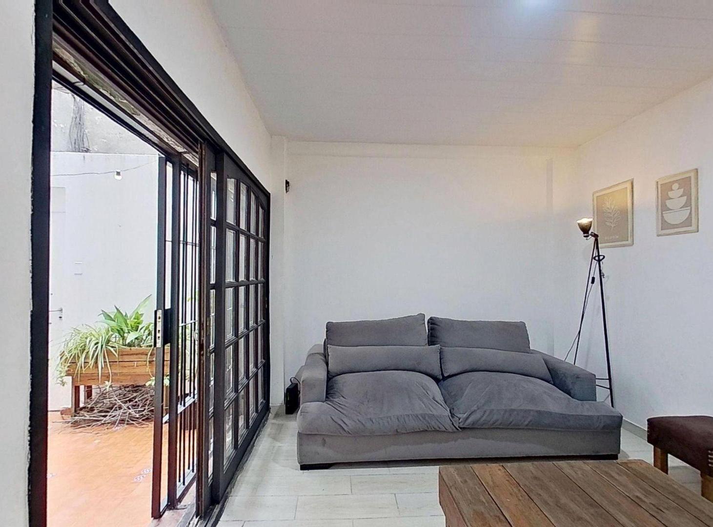Foto de DEPARTAMENTO EN VENTA 3 AMBIENTES CON PATIO DEVOTO, imagen 2