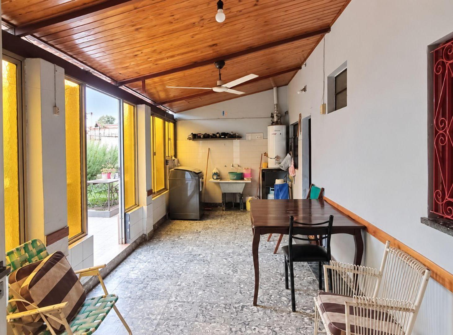 Foto de VENTA CASA LLAVALLOL 4 AMBIENTES COCHERA PATIO, imagen 5