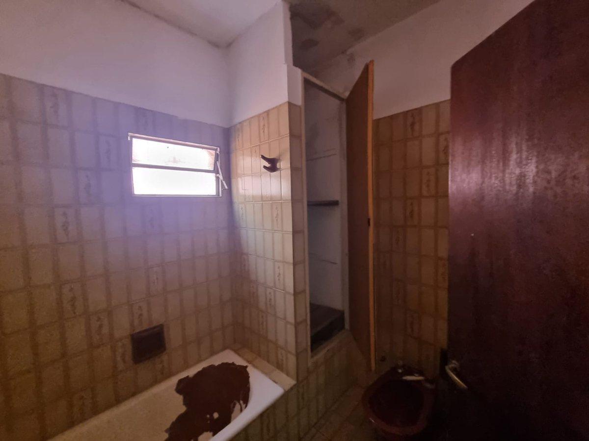 Foto de VENTA CASA GRAND BOURG A REFAC LOCAL APTO CREDITO, imagen 3