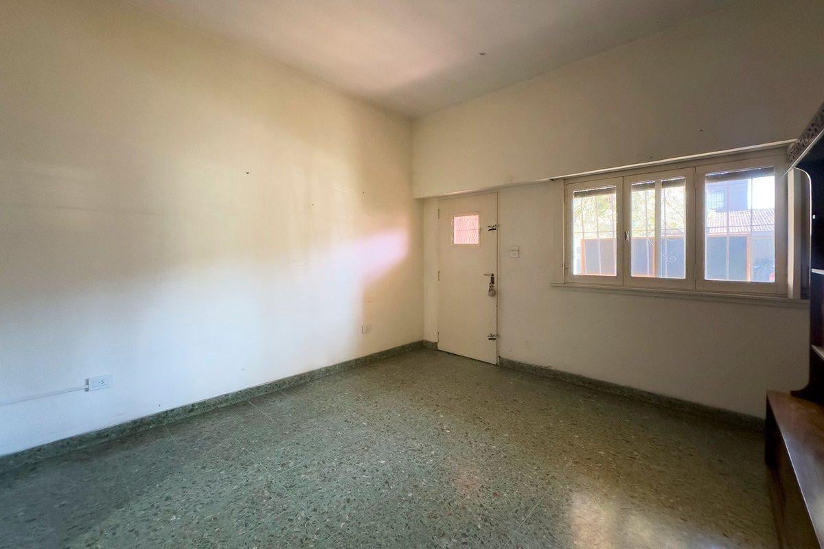 Foto de VENTA CASA 5 AMB MORON SUR, imagen 2