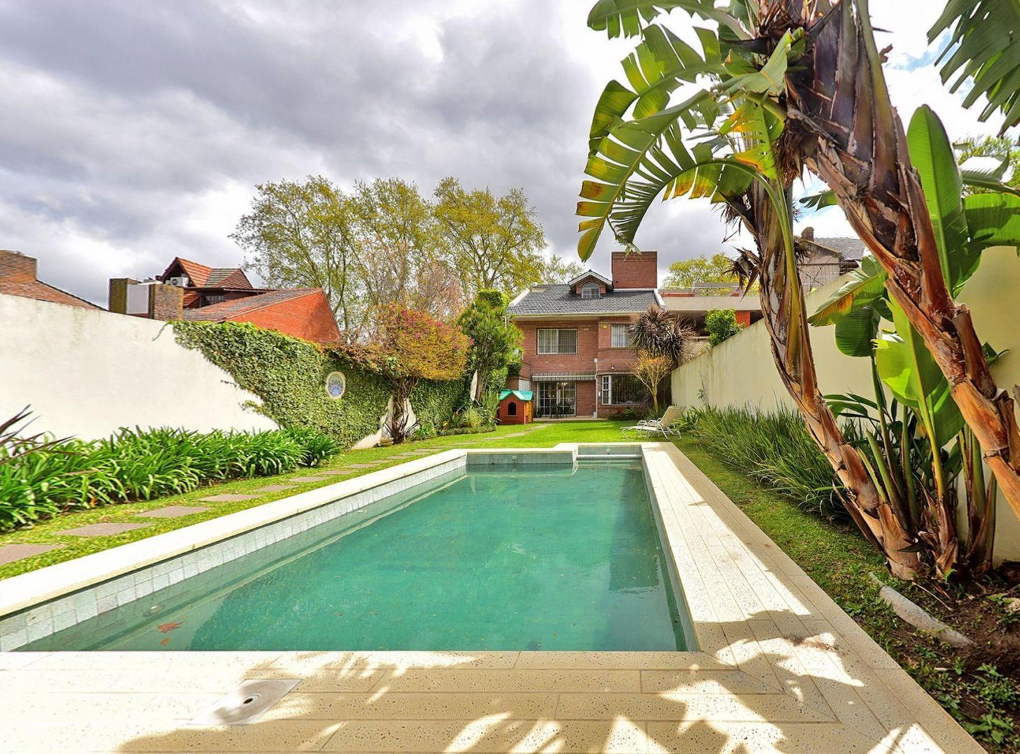 Foto de VENTA CASA 5 AMBIENTES MARTINEZ PILETA Y QUINCHO, imagen 3