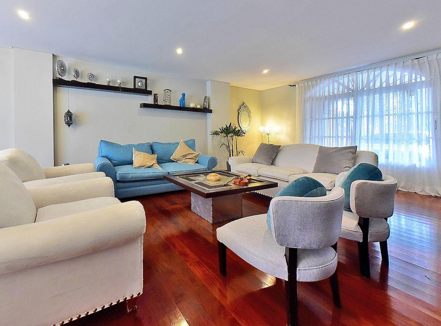 Foto de VENTA CASA 5 AMBIENTES MARTINEZ PILETA Y QUINCHO, imagen 2