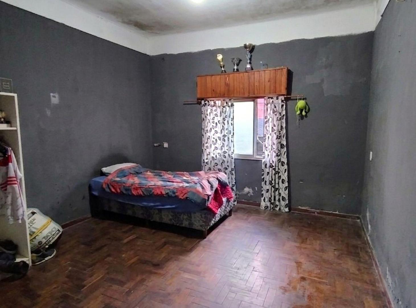 Foto de VENTA CASA 3 AMB CON TERRAZA Y DOS LOCALES LANÚS, imagen 4