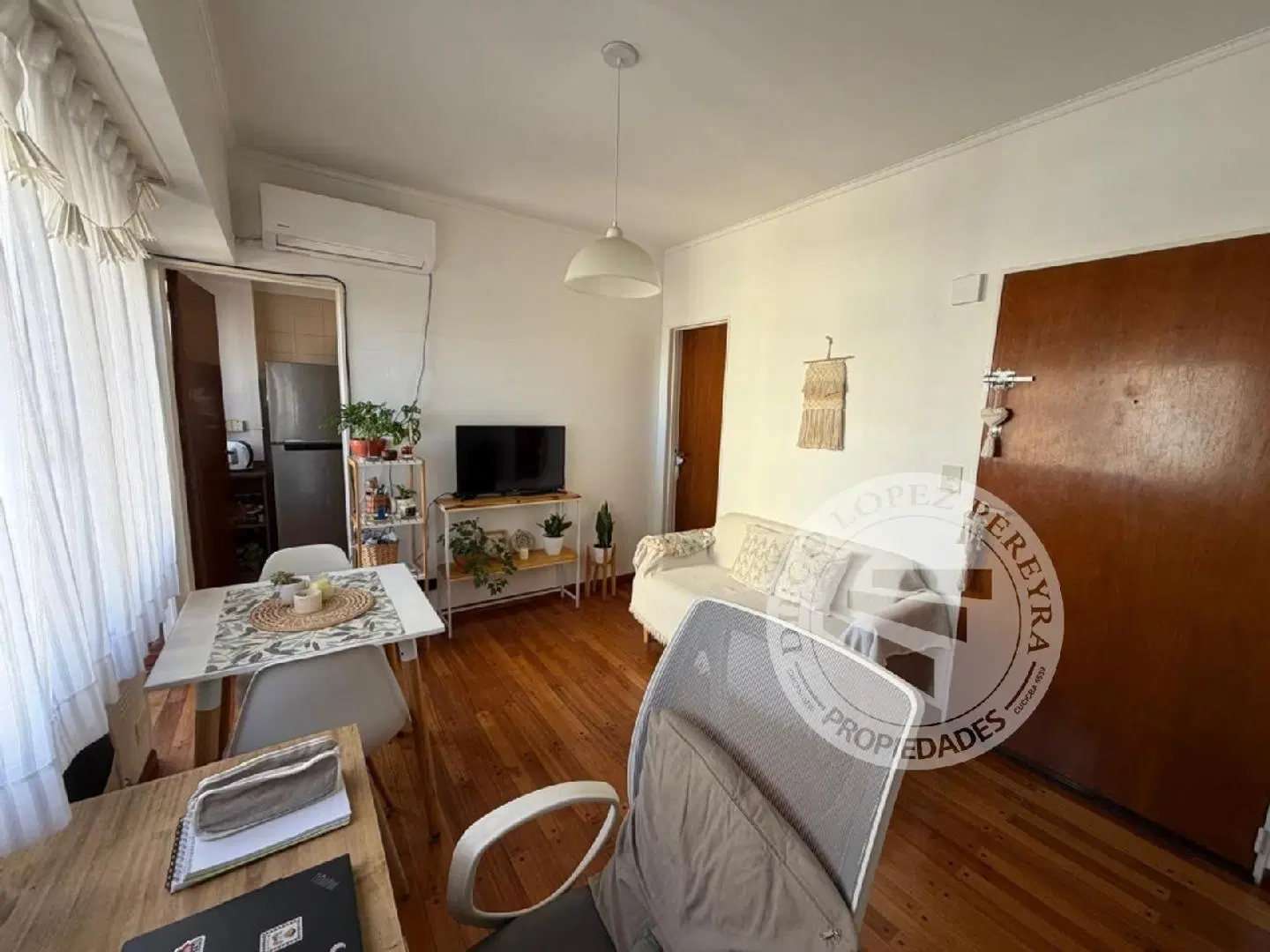 Semipiso Monoambiente divisible con vista abierta 2