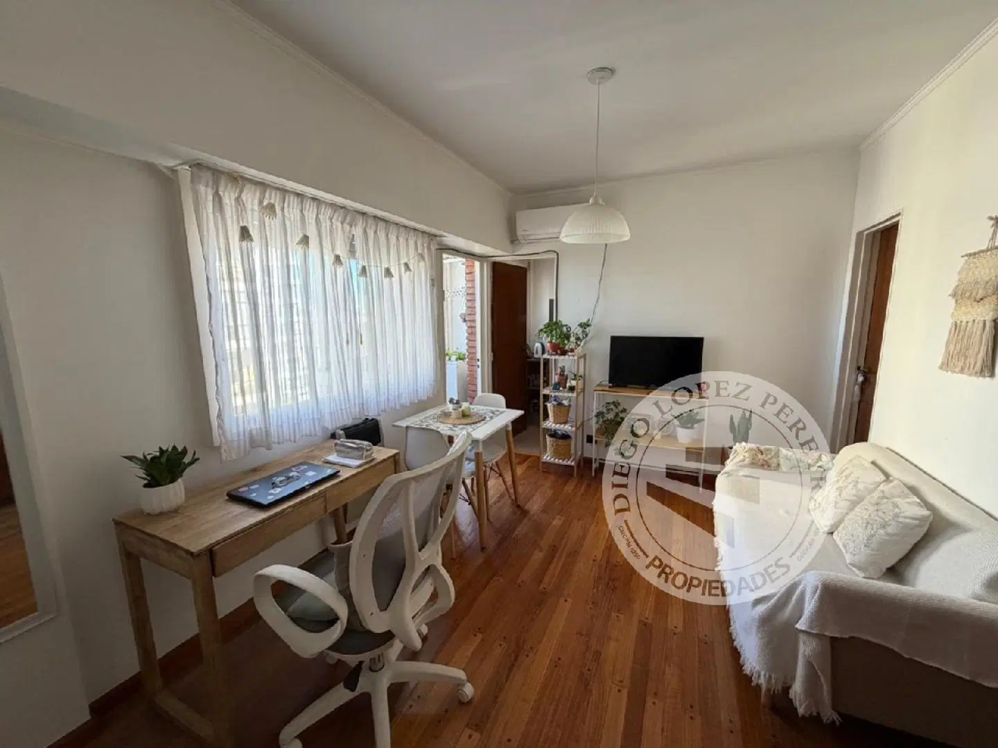Semipiso Monoambiente divisible con vista abierta 3