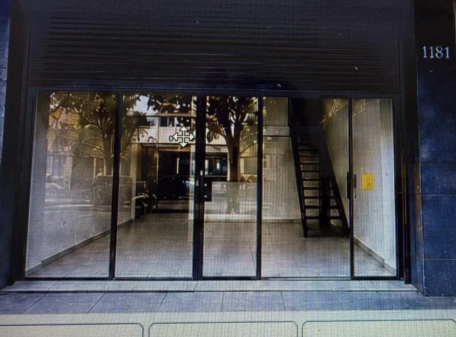 Local comercial sobre Av. Constitución, del Viso 1