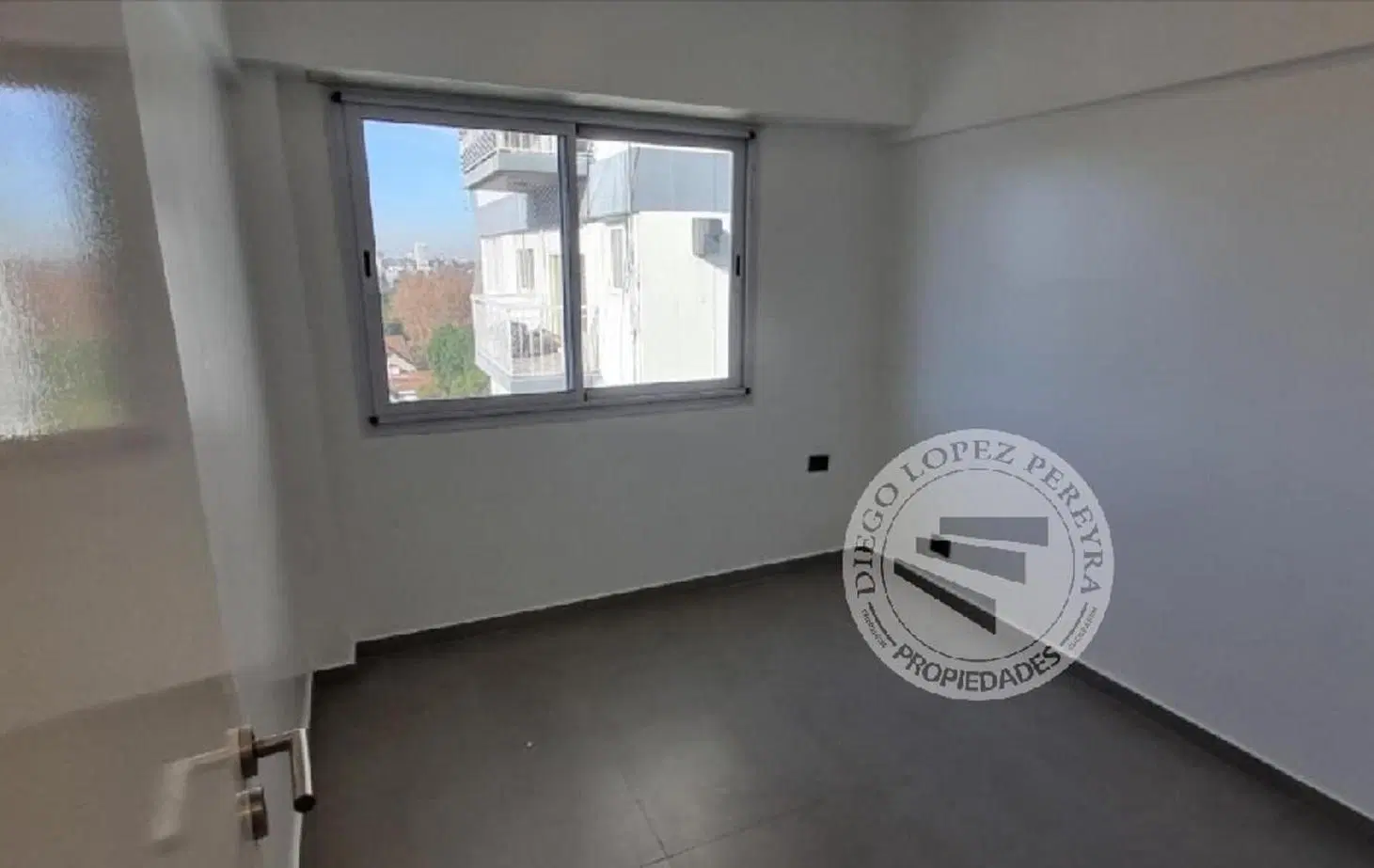 Excelente departamento de 3 amb. piso alto  en Olivos Centro 5