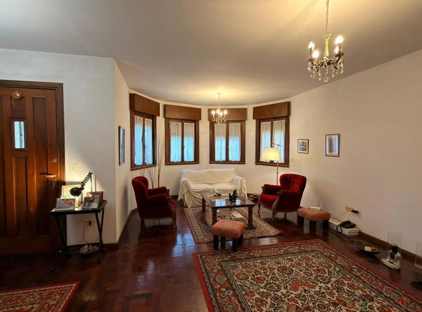 Hermosa Casa en Venta en Villa Urquiza 4