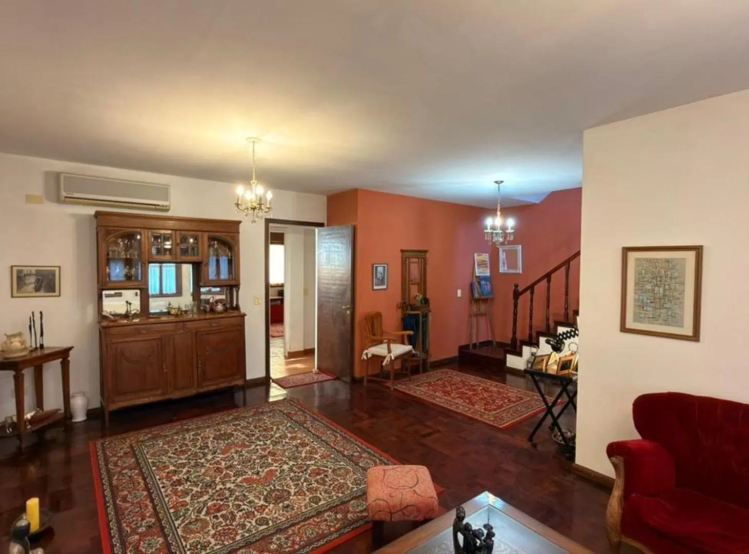 Hermosa Casa en Venta en Villa Urquiza 2
