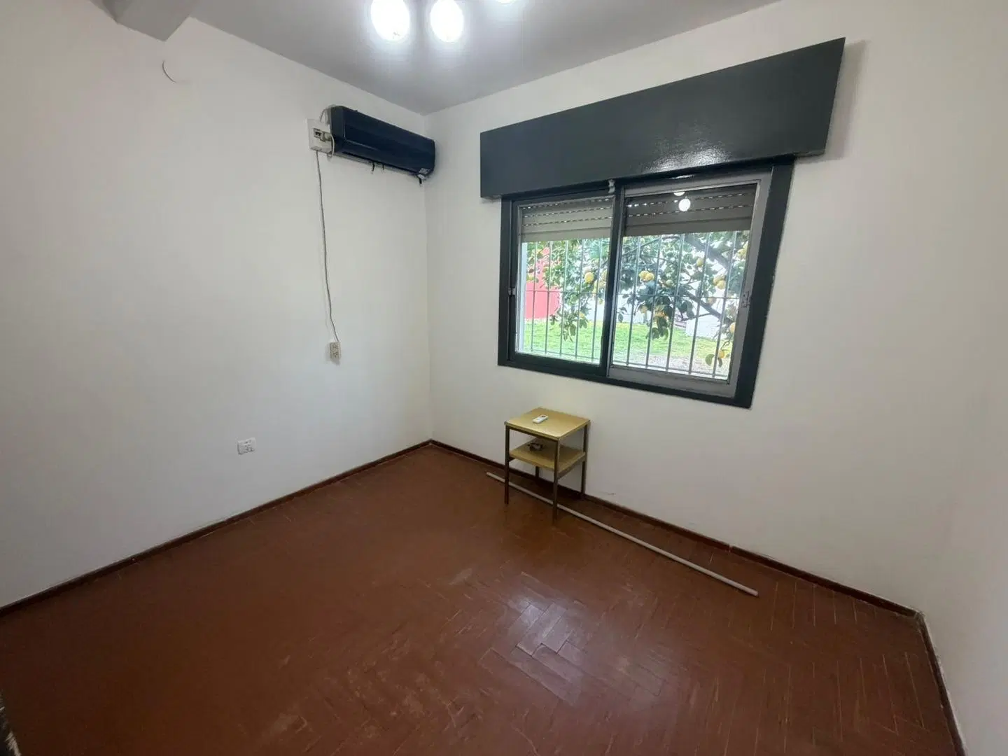 Casa 3 ambientes con Jardin en Carapachay 1