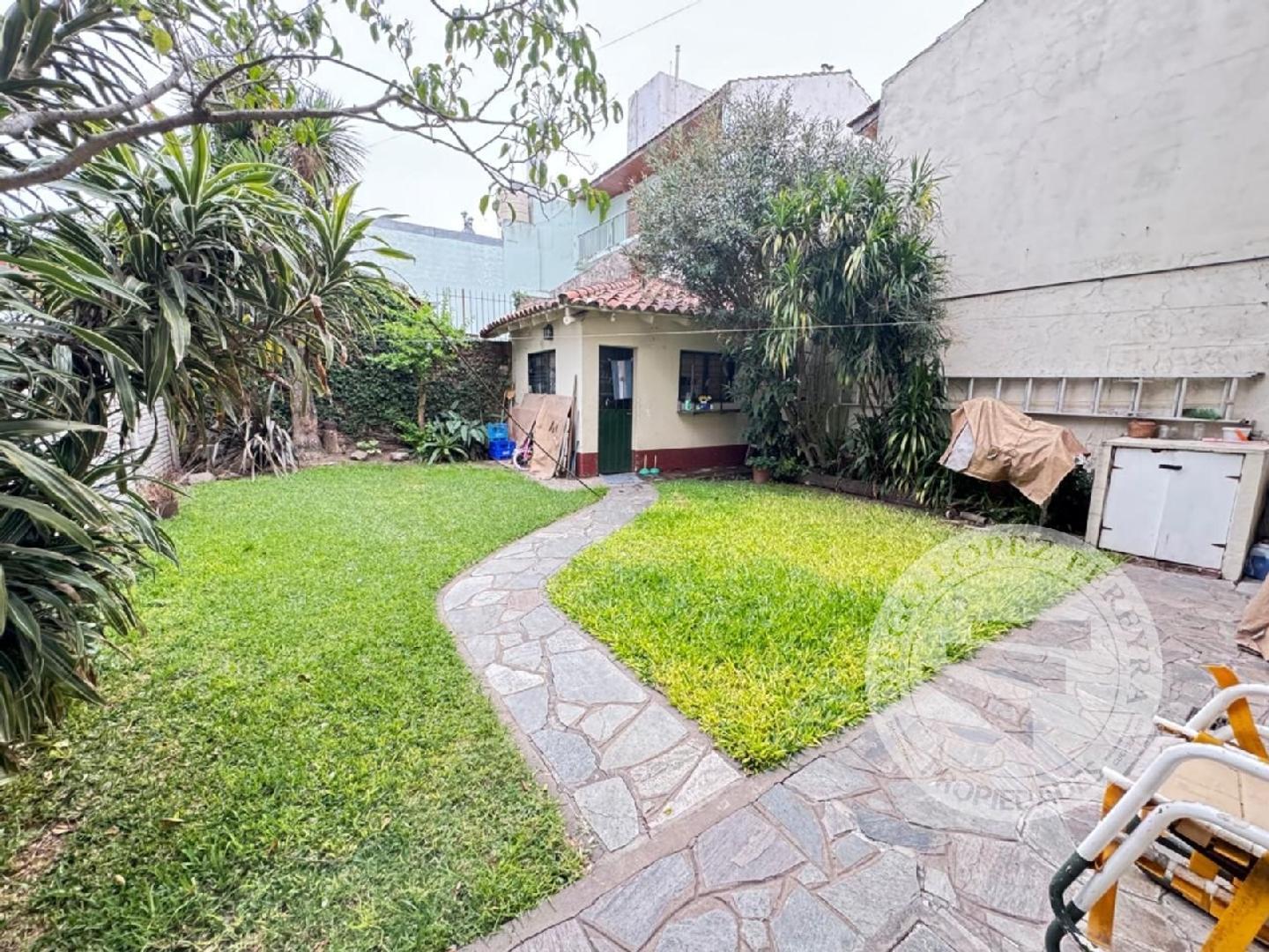 Foto de Casa con jardín en Olivos, ideal 2 familias, imagen 2