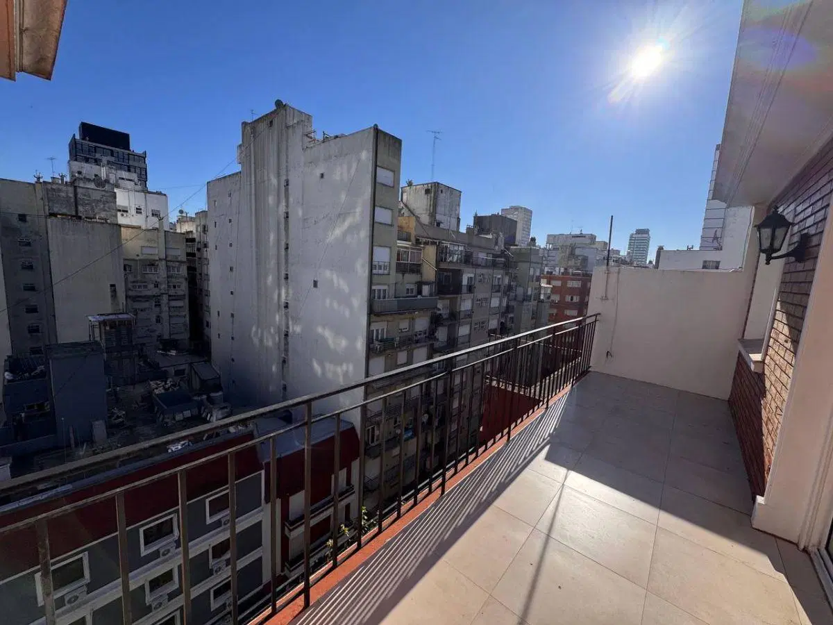3 AMBIENTES AL FRENTE CON BALCON TERRAZA 2