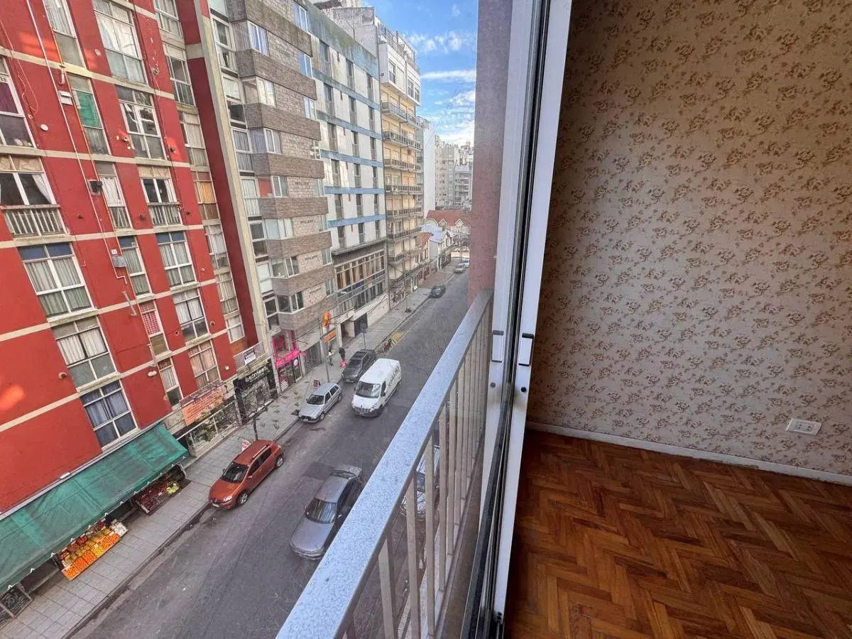 2 AMBIENTES AL FRENTE CON 2 BAÑOS - ZONA ALDREY 5