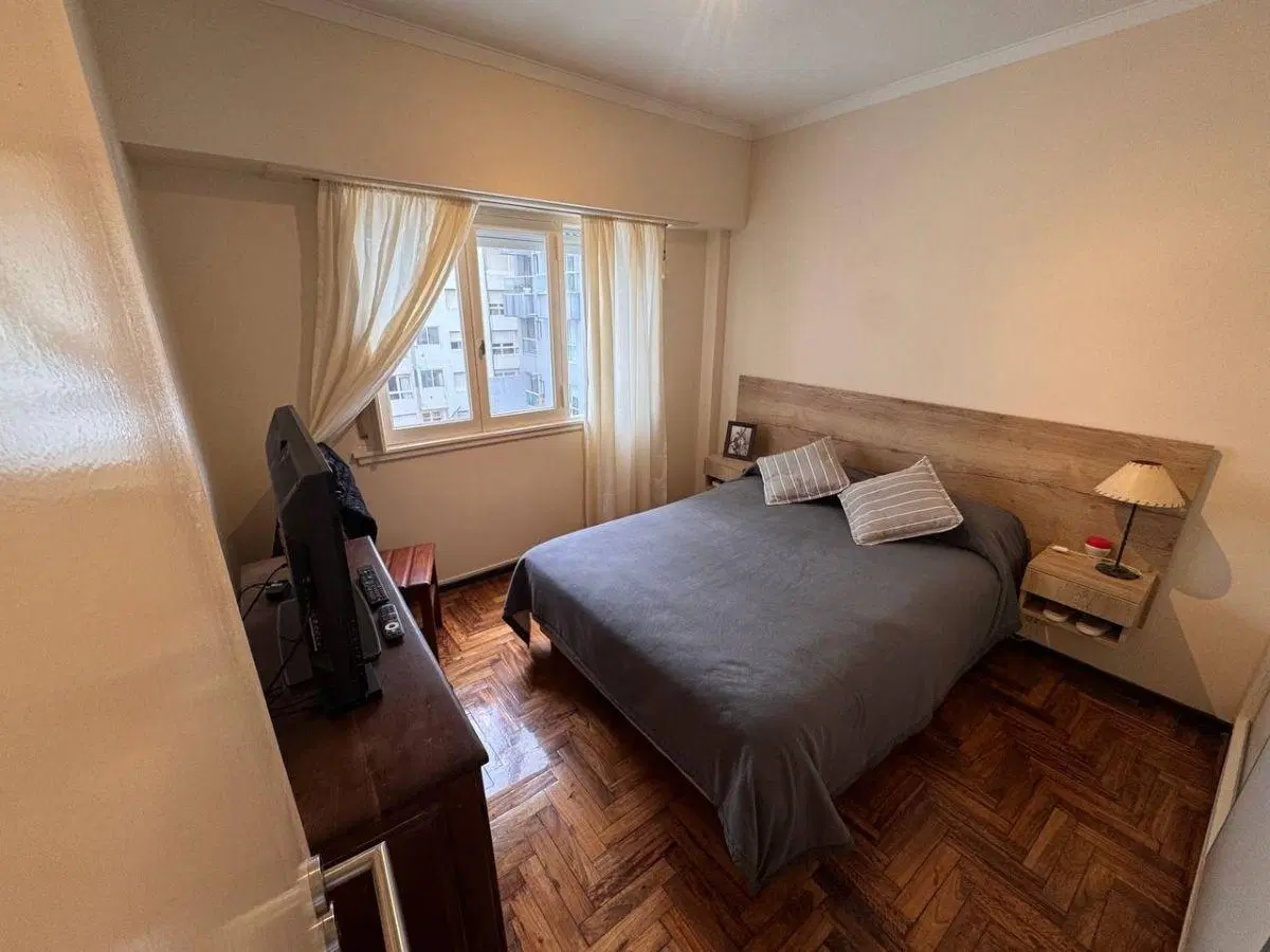 2 AMBIENTES CON DEPENDENCIA - ZONA PLAZA MITRE 8