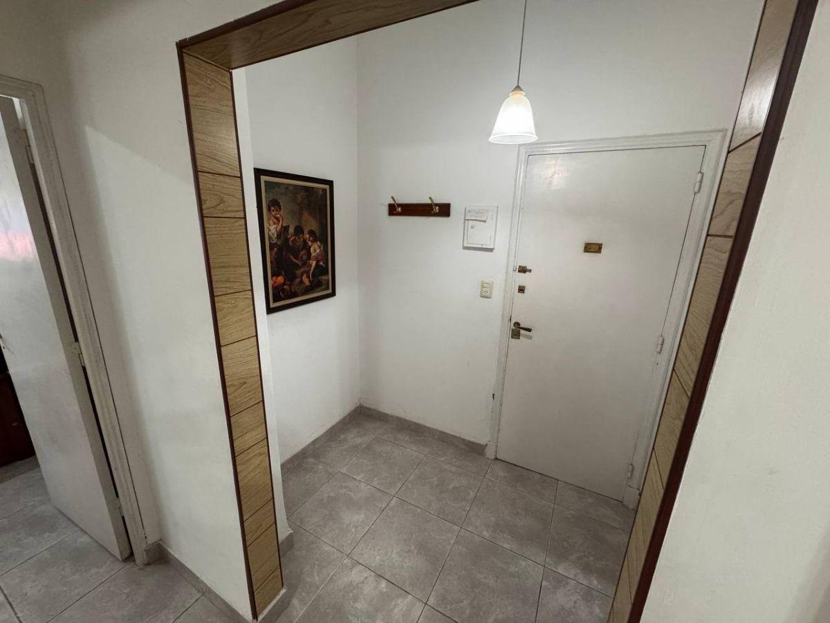 Foto de DEPARTAMENTO 2 AMBIENTES CON PATIO EN PLAZA COLON, imagen 4