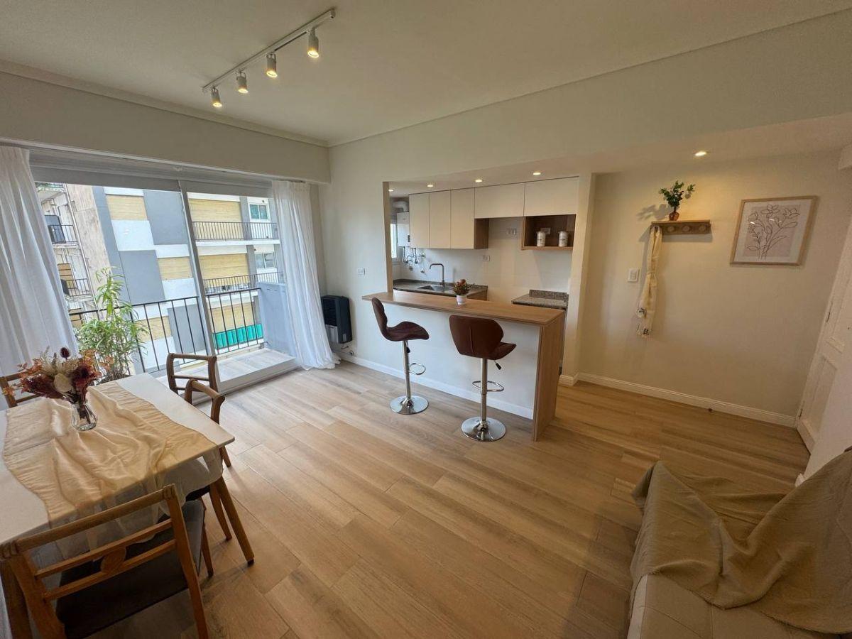 Foto de DEPARTAMENTO 2 AMBIENTES CON 2 BALCONES EN PLAZA COLON, imagen 1