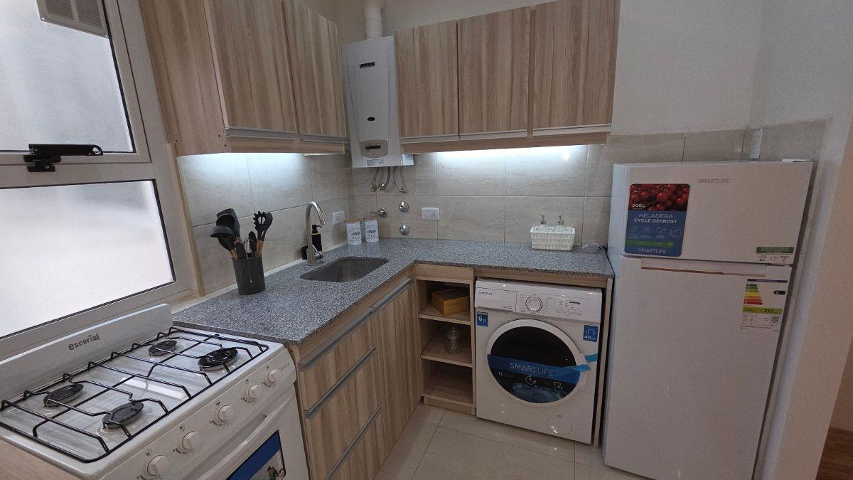 Foto de 2 AMBIENTES RECICLADO A NUEVO Y AMOBLADO - PLAZA COLON, imagen 2