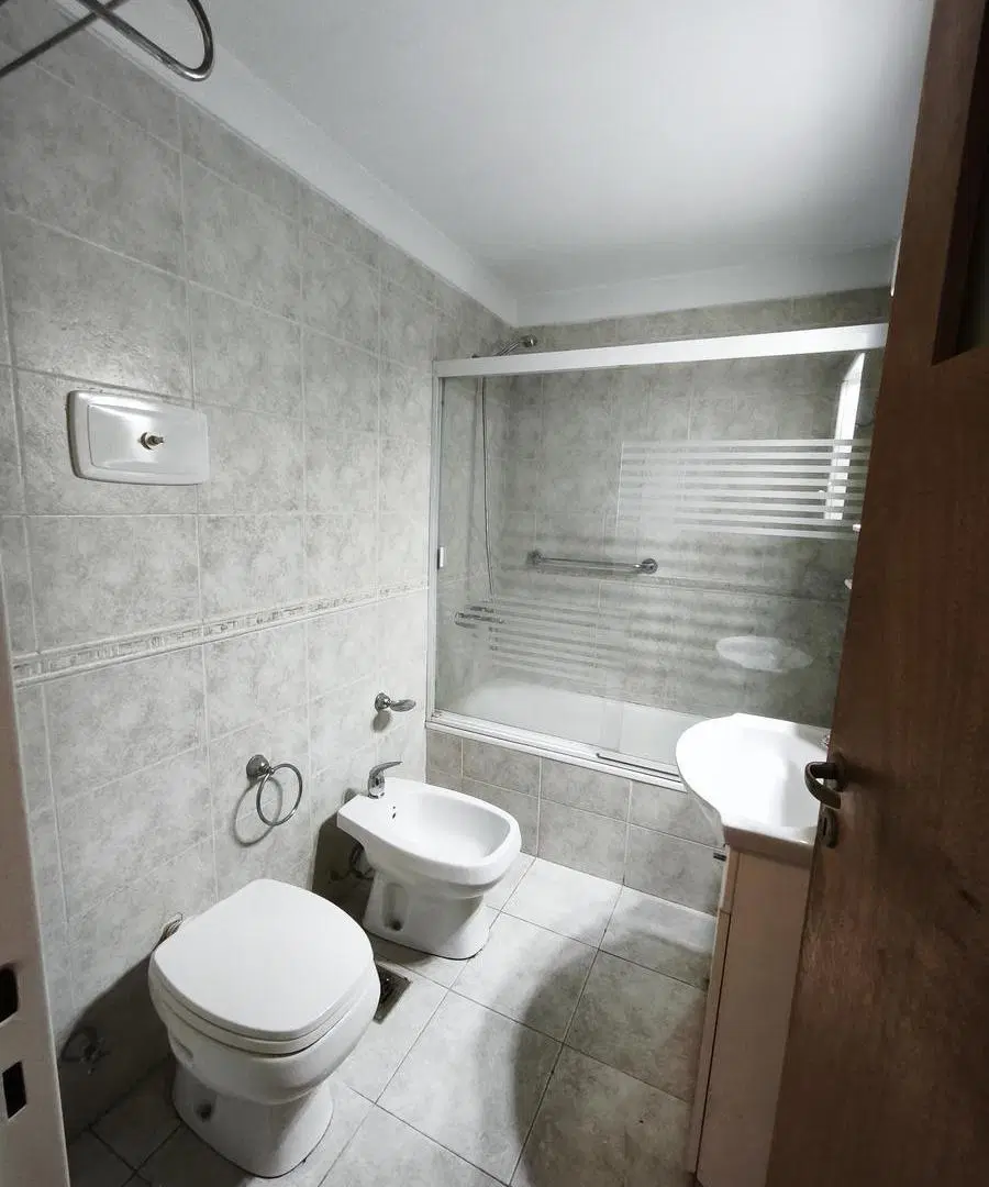 1 dormitorio al frente con balcón y vista al Parque – Moreno 135 bis 5