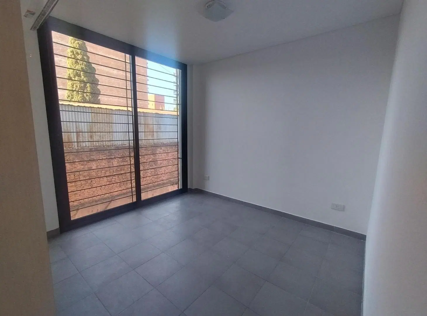 Edificio en pasillo - Necochea 1864 03-01 8