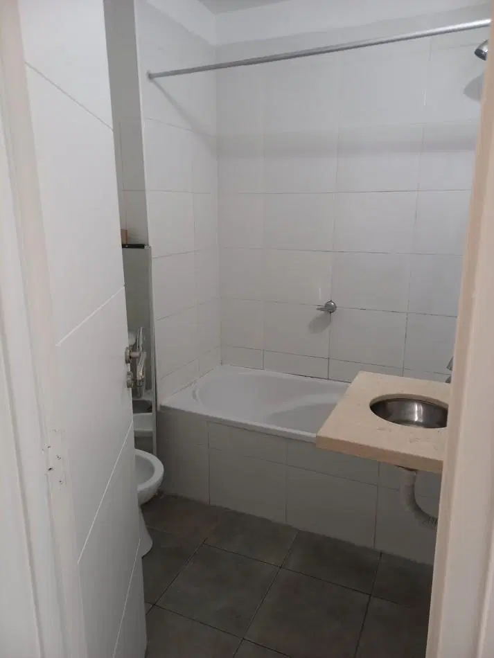 Departramento en Venta 2 Amb con Cochera en Bernal 8
