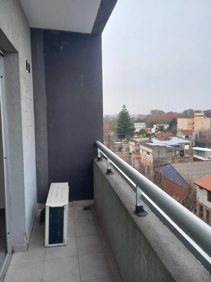 Departramento en Venta 2 Amb con Cochera en Bernal 4