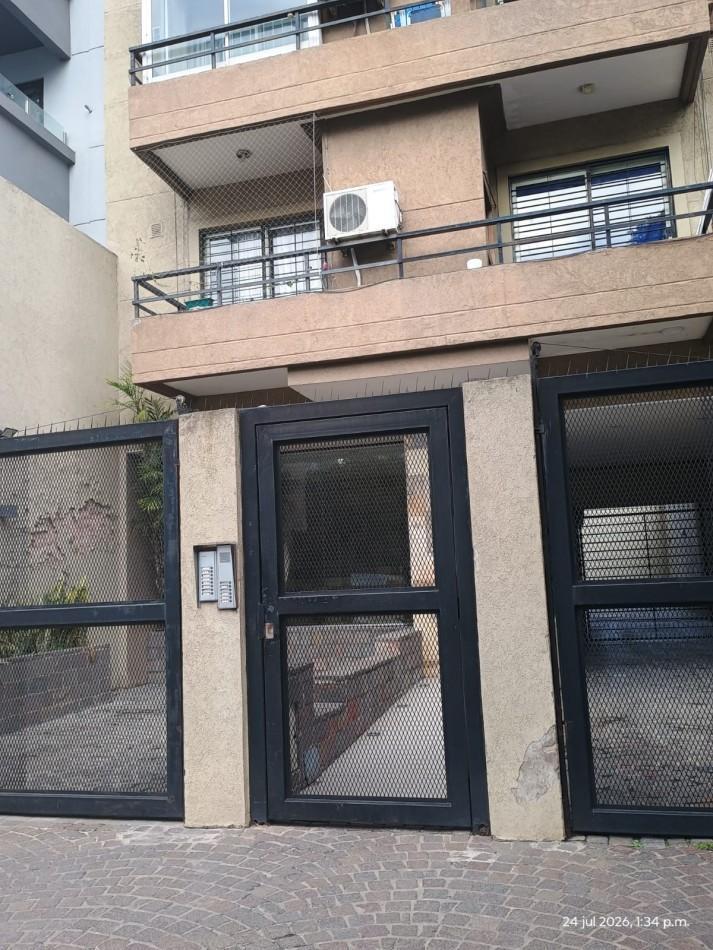 Foto de Alquiler Departamento 2 Ambientes al Frente .Encargado., imagen 2
