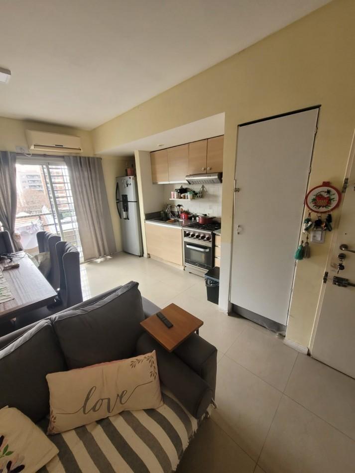 Foto de Alquiler Departamento 2 Ambientes al Frente .Encargado., imagen 1