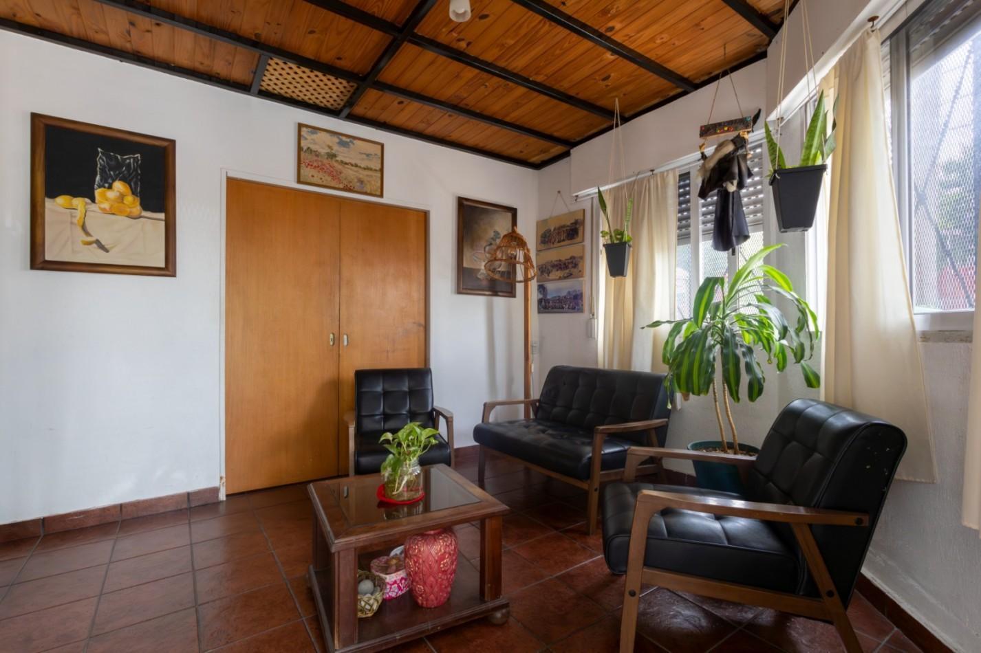 Foto de Venta Casa en esquina con Cochera en Temperley, imagen 5