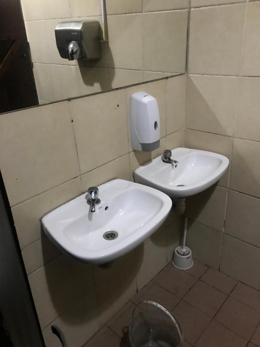 Foto de Importante local sobre avenida, imagen 5