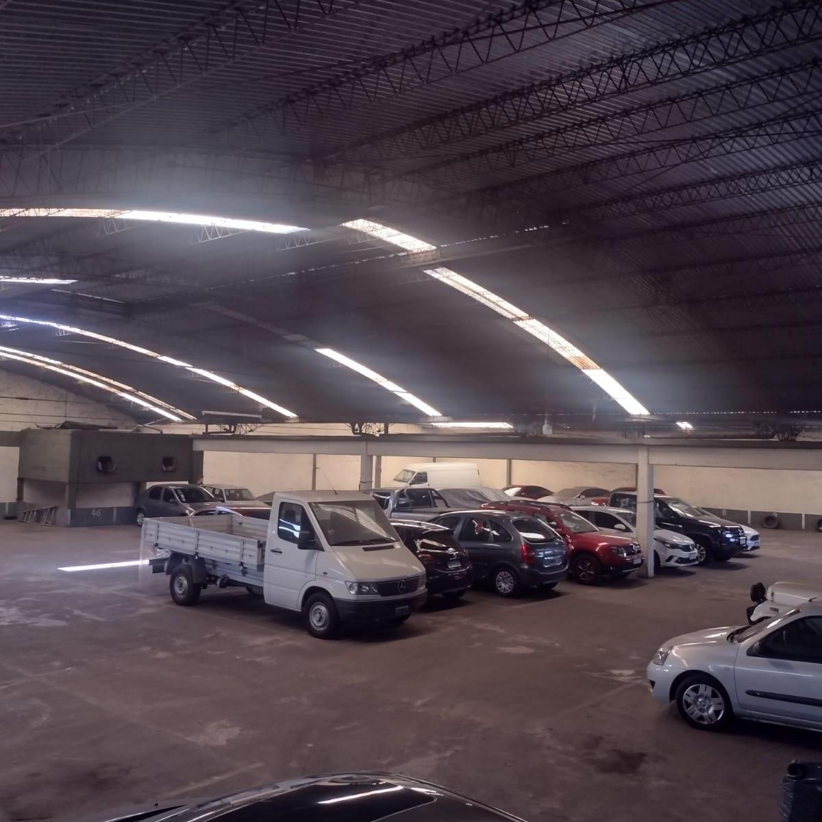 Importante Galpón en 2 Plantas 2500 m² 5