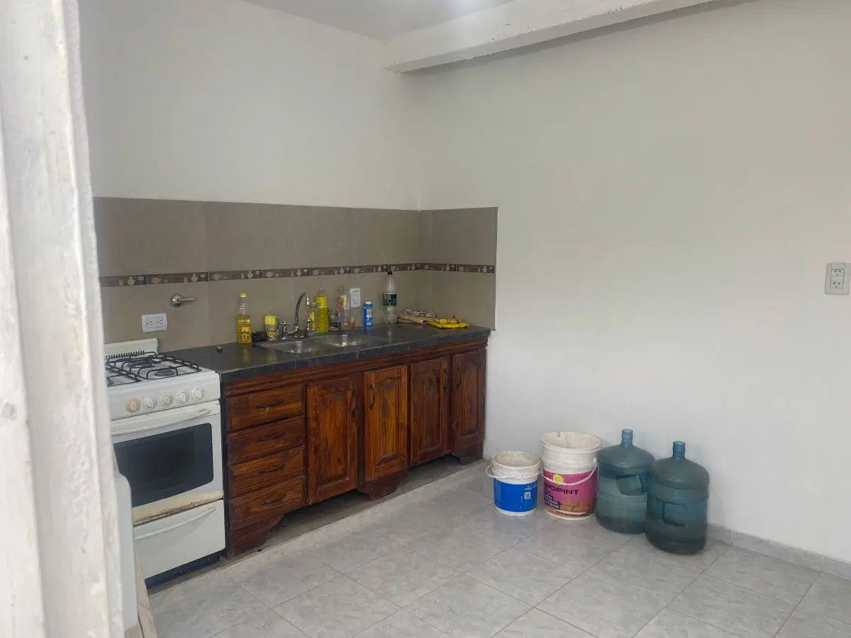Casa de 3 ambientes con todos los servicios. Se toman vehículo en parte de pago 3